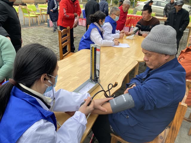 江西永新:学雷锋文明实践走进敬老院 温情服务暖人心