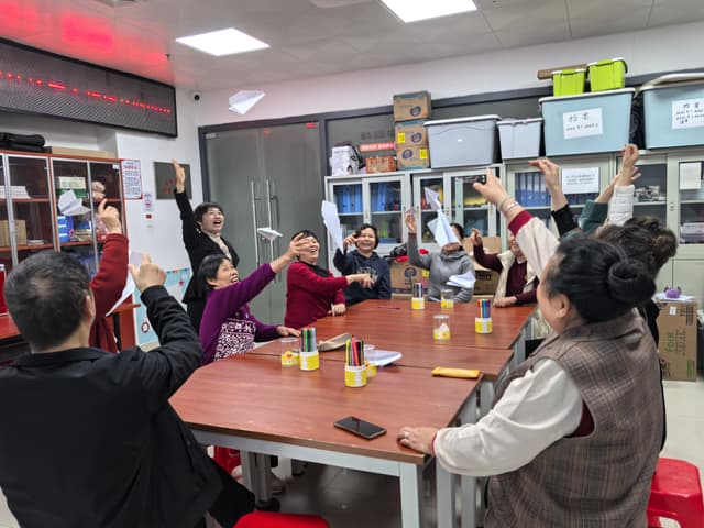 广东省深圳市宝安区步涌社区:以技怡情,以心暖邻!长者小组温情开展